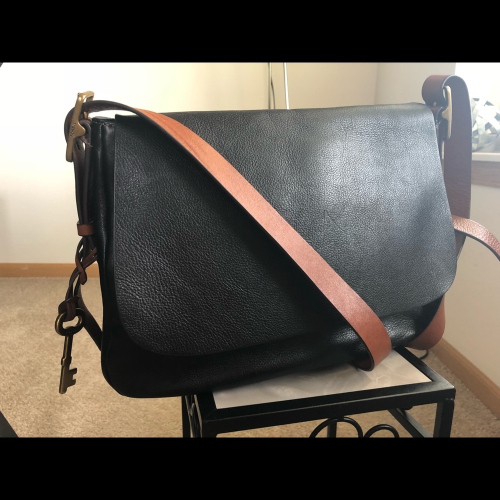 Fossil Harper Medium Leather Saddle Crossbody Bag